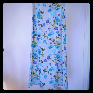 Express flowery skirt